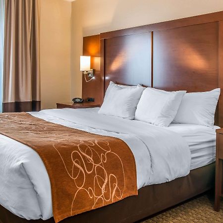 Comfort Suites Wixom Bagian luar foto