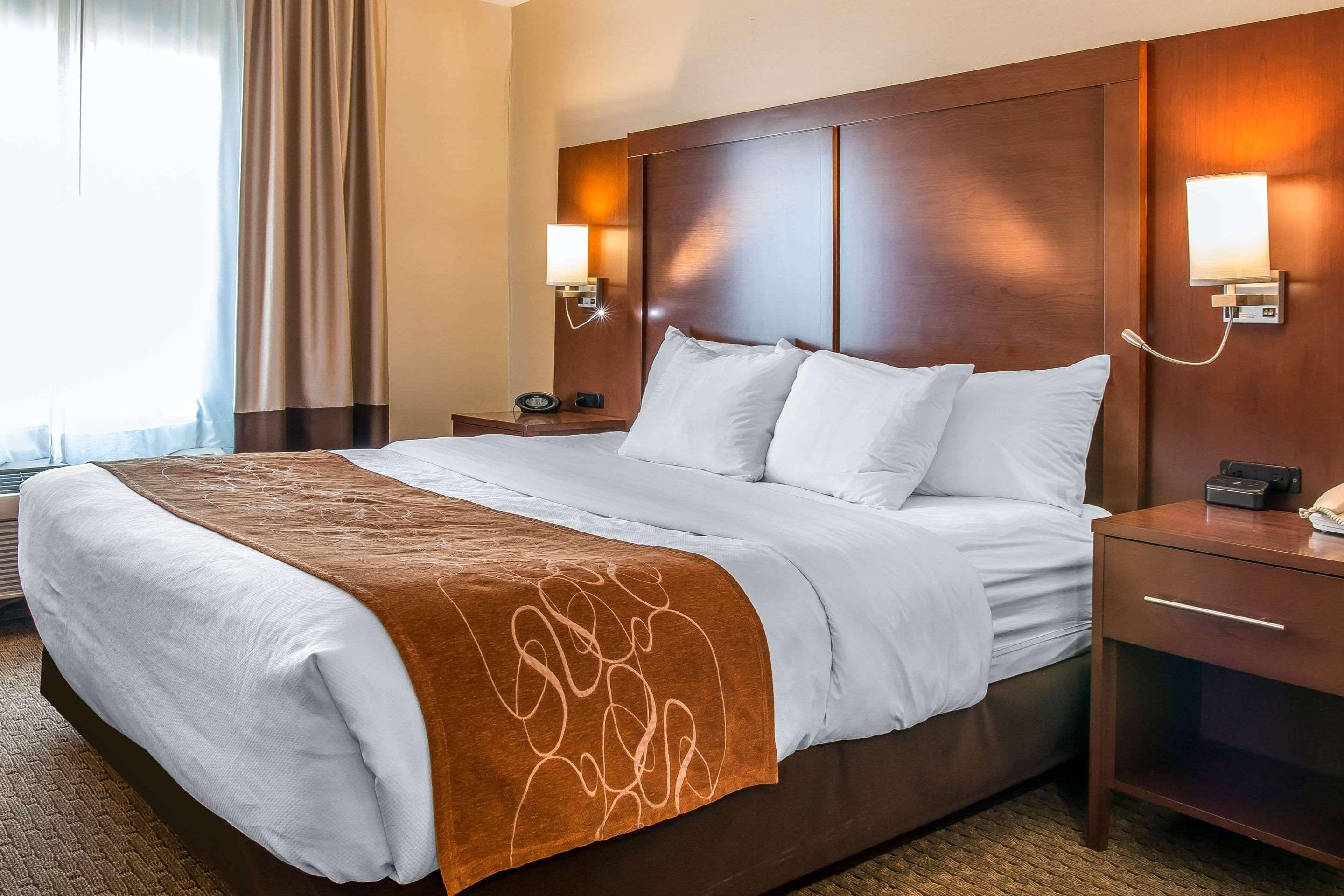 Comfort Suites Wixom Bagian luar foto