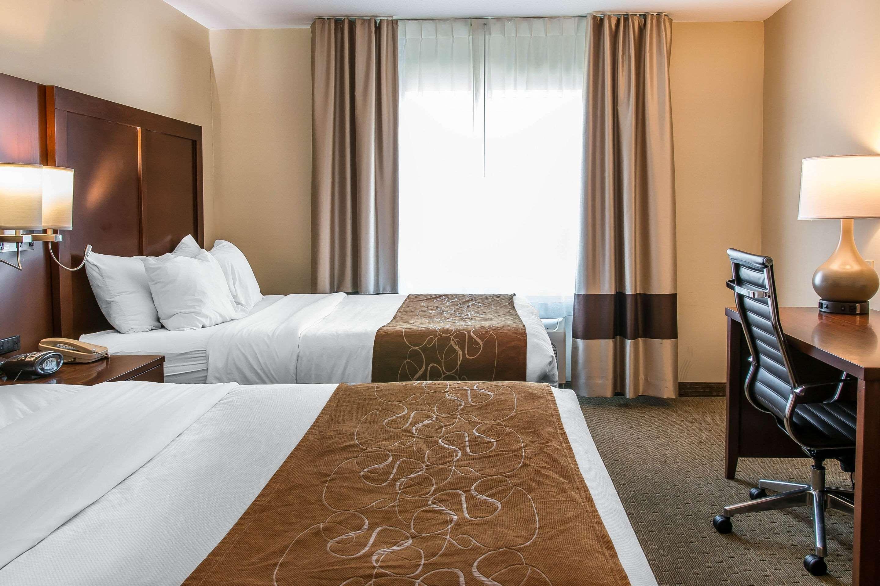 Comfort Suites Wixom Bagian luar foto