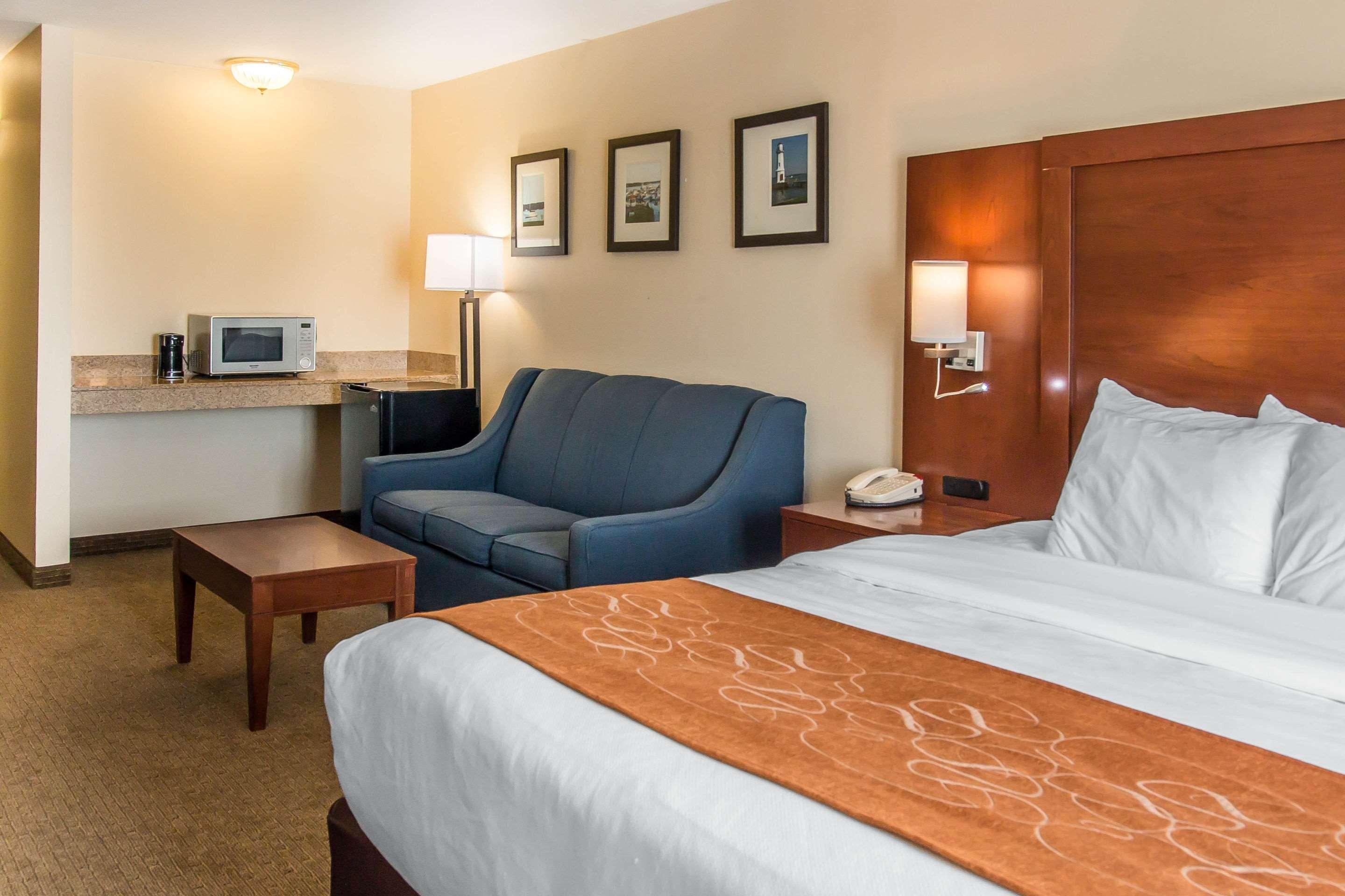 Comfort Suites Wixom Bagian luar foto