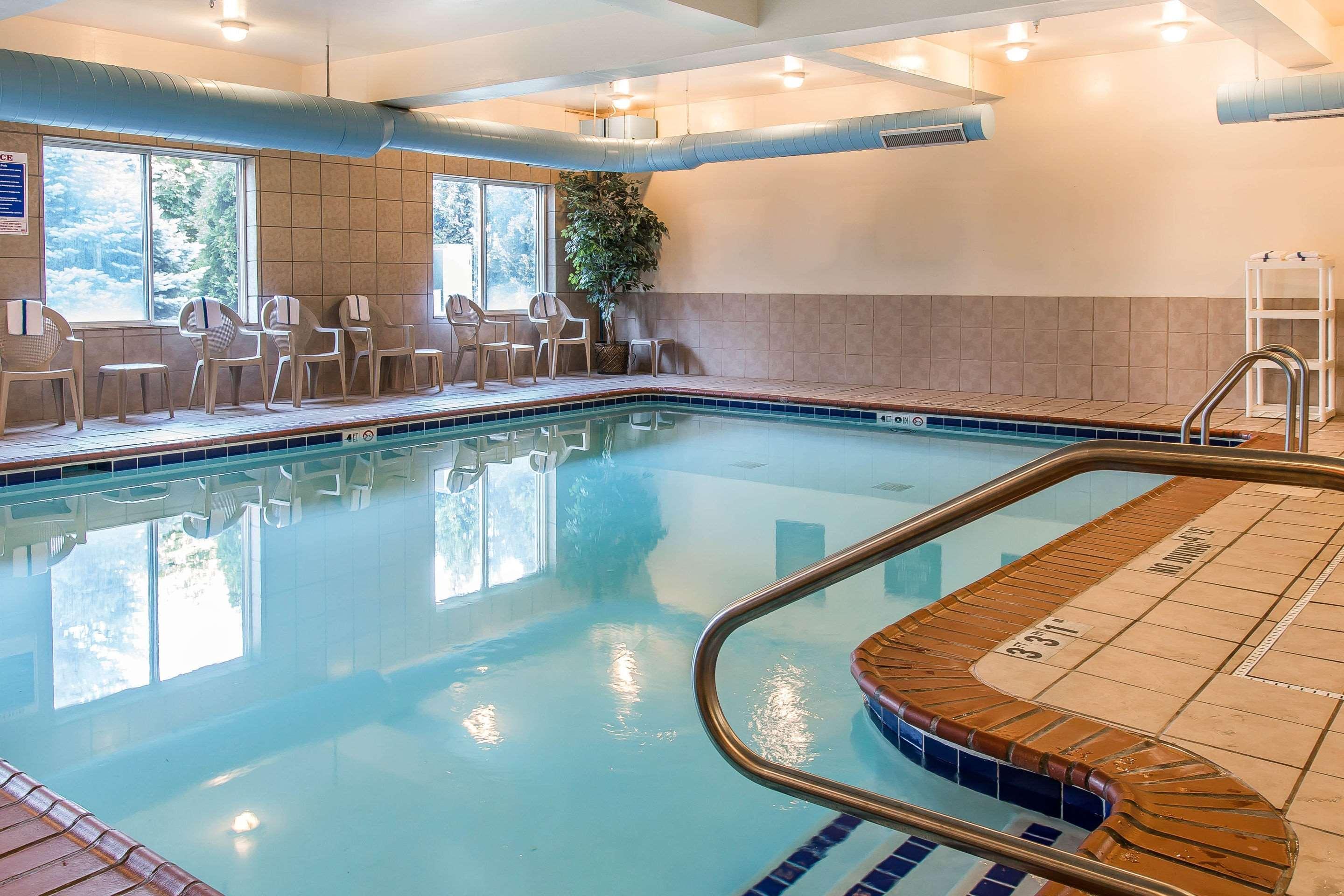 Comfort Suites Wixom Bagian luar foto