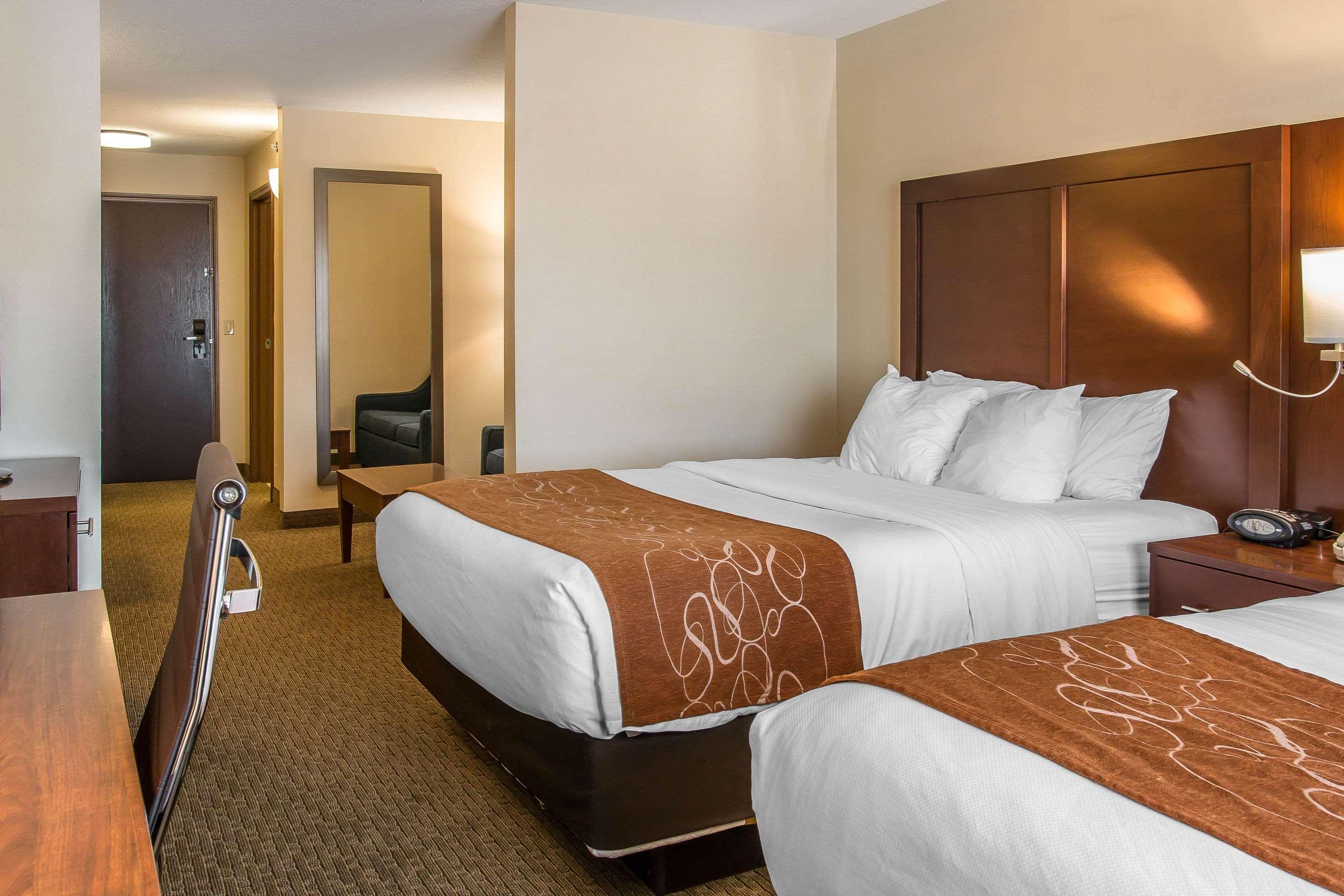 Comfort Suites Wixom Bagian luar foto