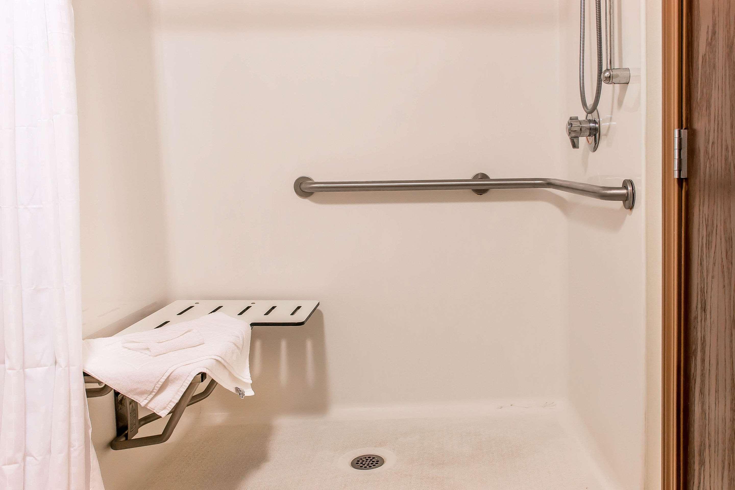 Comfort Suites Wixom Bagian luar foto