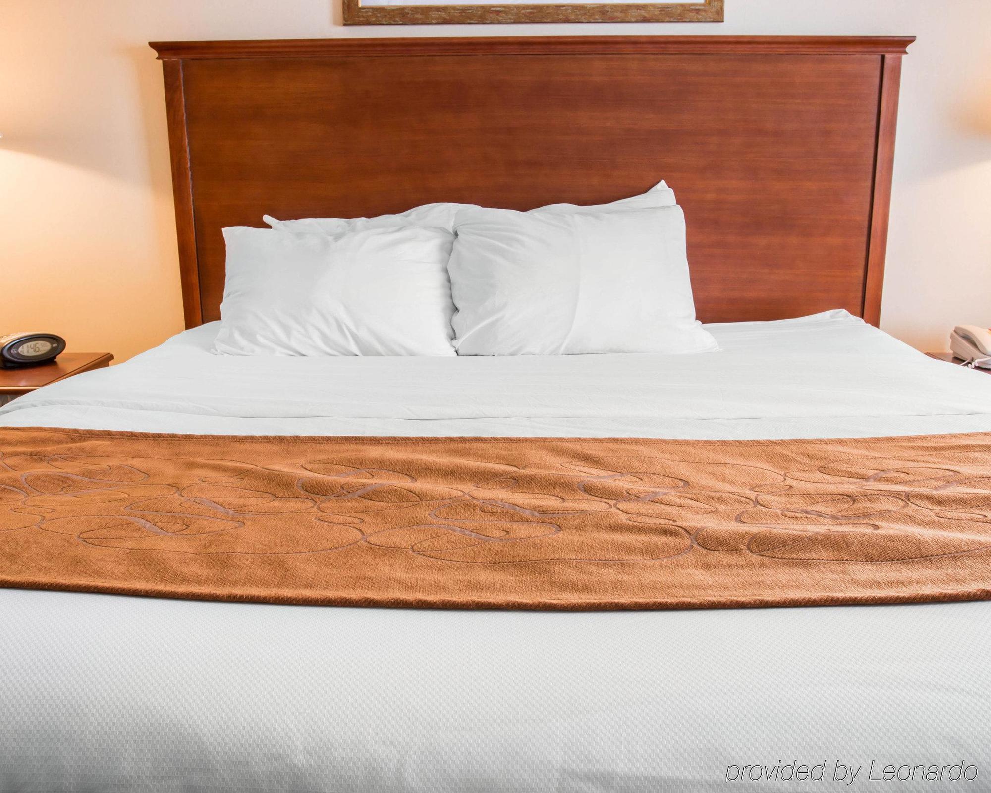 Comfort Suites Wixom Bagian luar foto