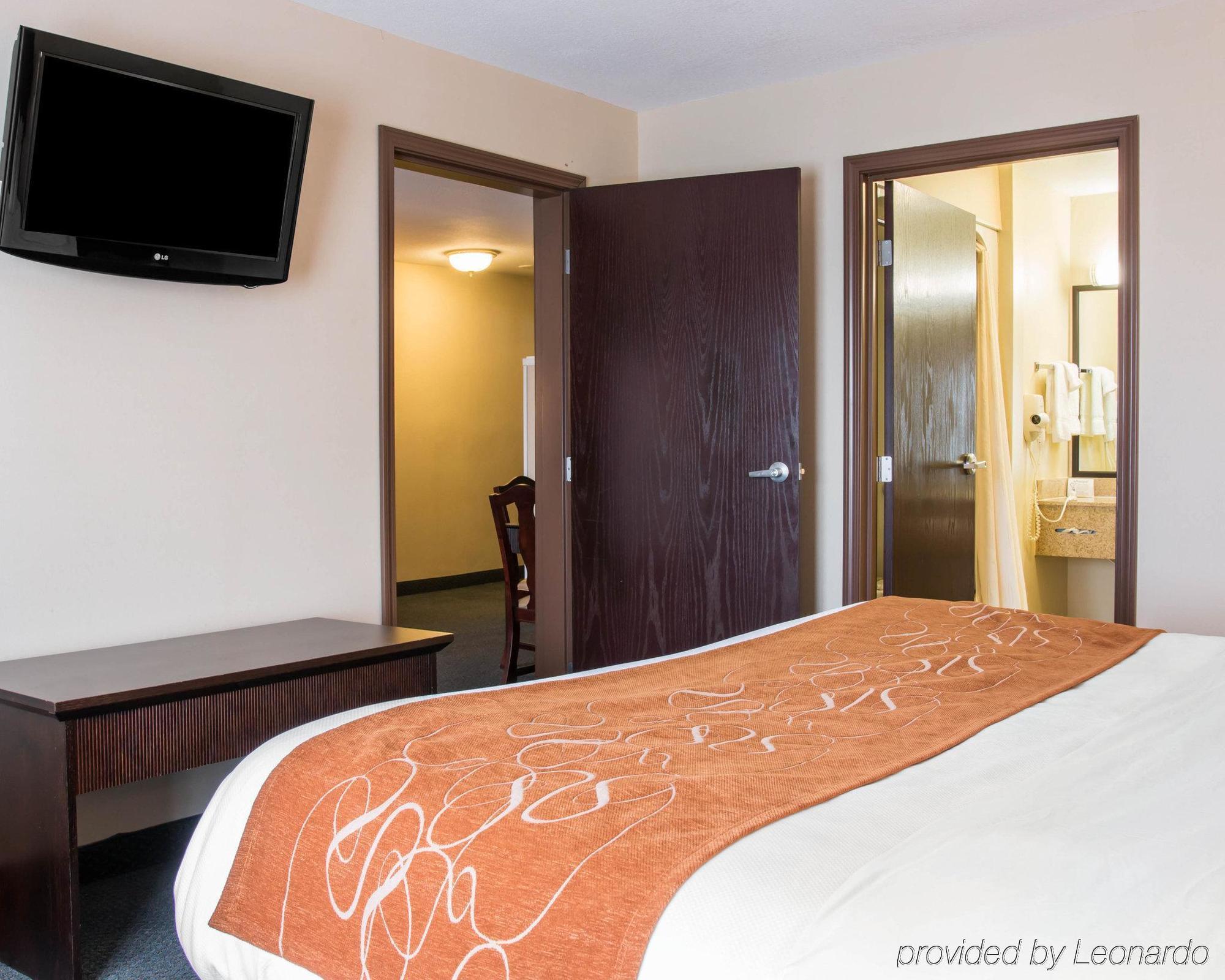 Comfort Suites Wixom Bagian luar foto