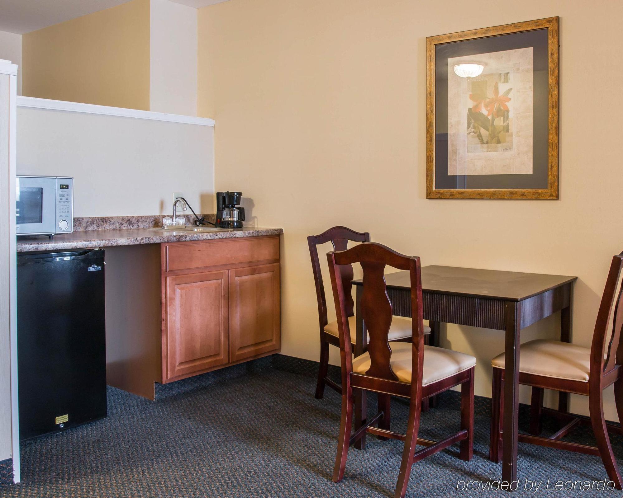 Comfort Suites Wixom Bagian luar foto