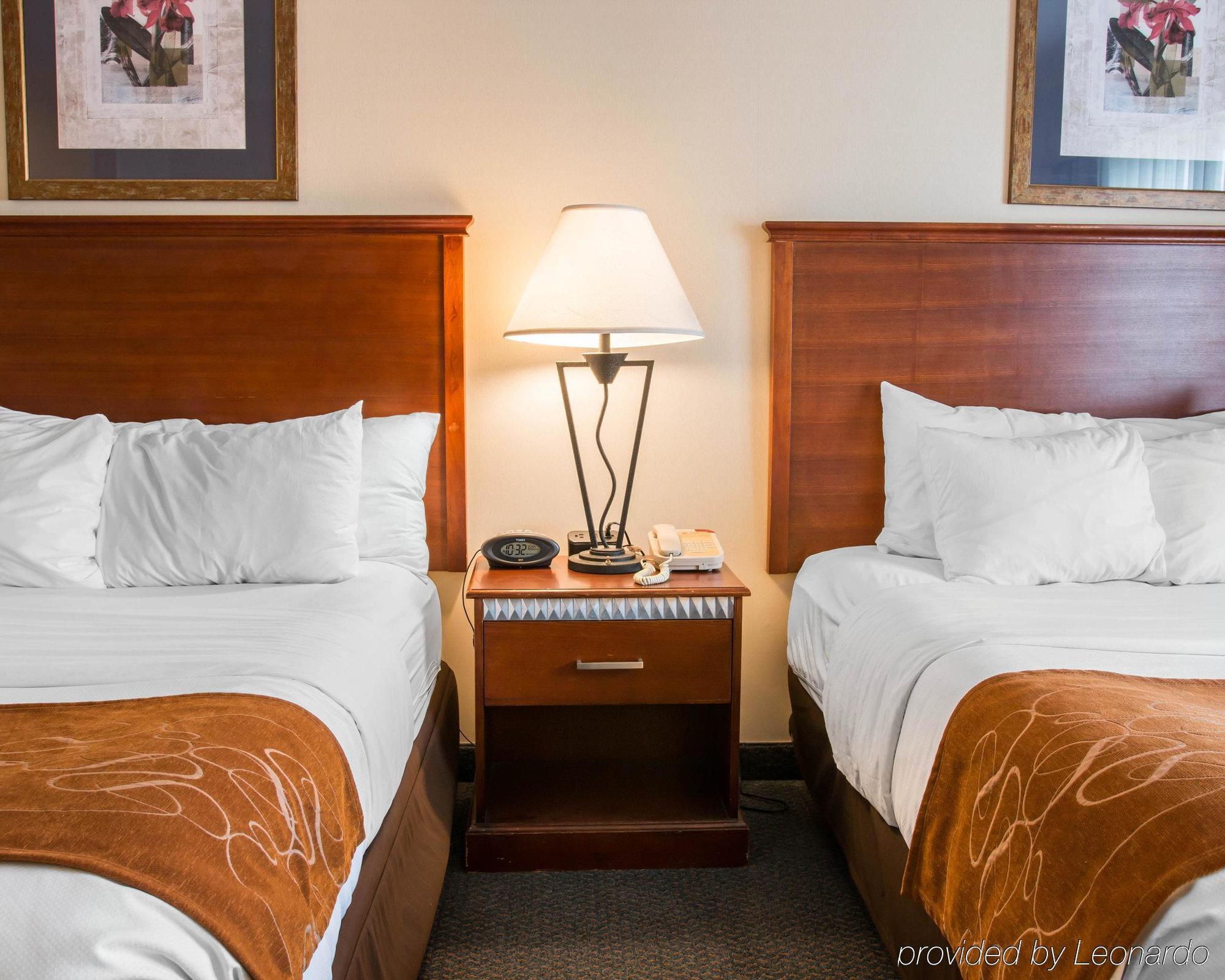 Comfort Suites Wixom Bagian luar foto