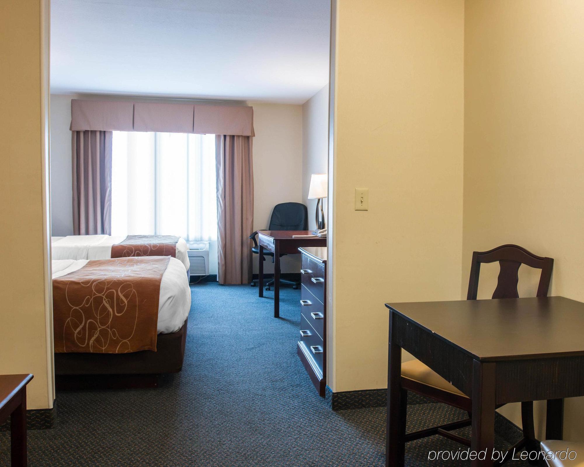 Comfort Suites Wixom Bagian luar foto