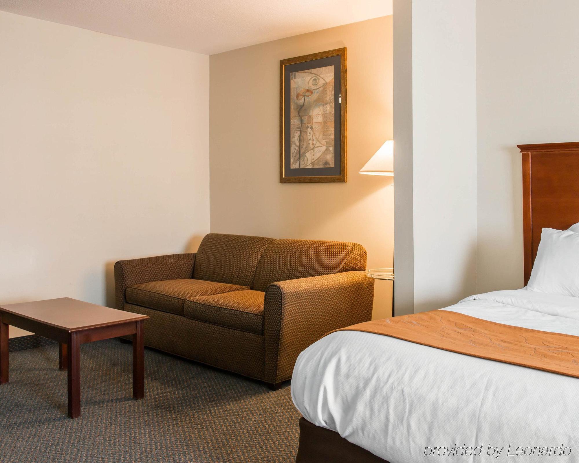 Comfort Suites Wixom Bagian luar foto