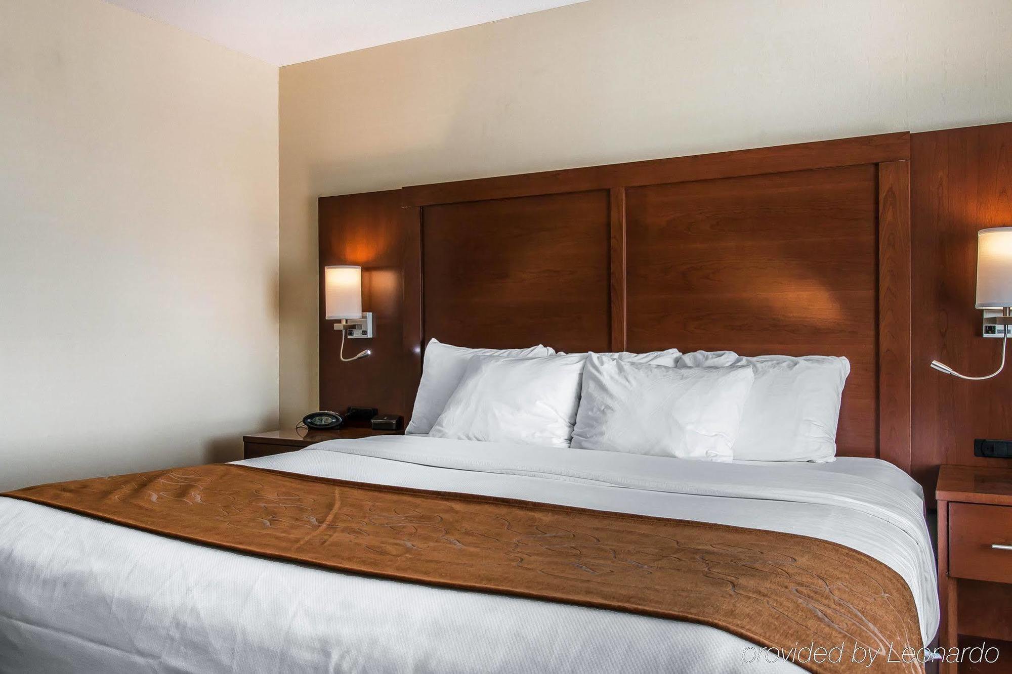 Comfort Suites Wixom Bagian luar foto