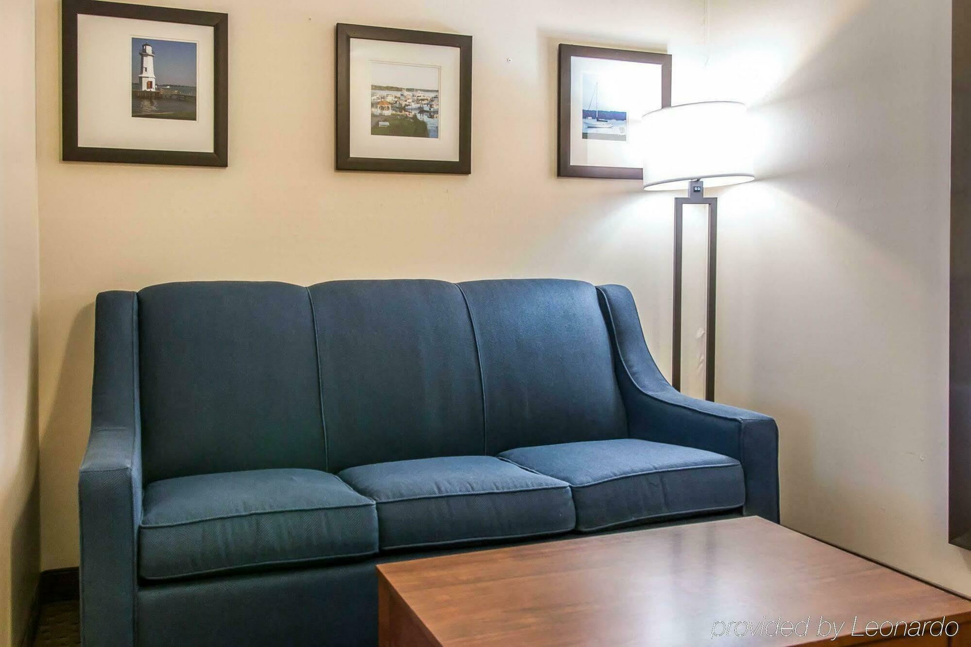 Comfort Suites Wixom Bagian luar foto